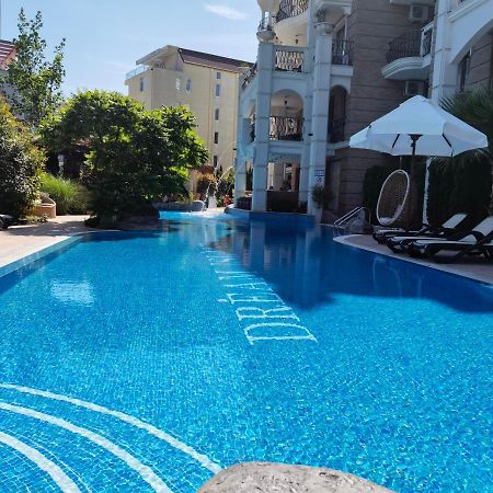 Harmony Suitеs Apartment 써니비치 외부 사진